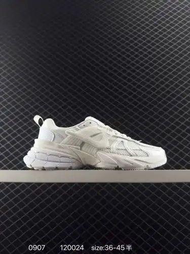 Nike/Nike V2K Run shock-absorbing and anti-slip retro low-top sports running shoes Super hot retro r