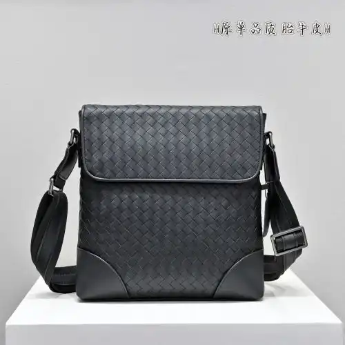 BV single shoulder bag Baodie family men's bag Baodie family crossbody bag adopts imported top-grade