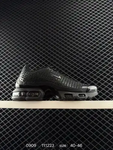 Nike Air MAX PLUS Air Cushion Mesh Retro Sports and Casual Jogging Shoes Item No.: HQ2197 001 Number