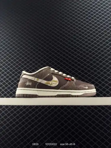 NIKE DUNK SB LOW New color scheme LV co-branded Customized Dunk SB, as the name suggests, has a clas