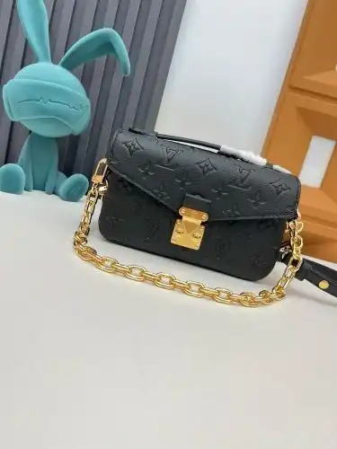 LV chain bag Louis Vuitton women's bag Louis Vuitton crossbody bag uses imported top-grade original 