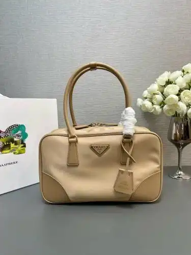PRADA handbag Prada women's bag Prada crossbody bag adopts imported top-grade original leather High-