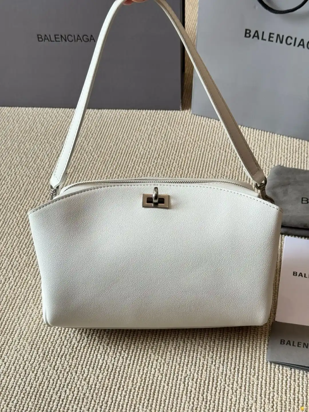 C2301500 (2).webp