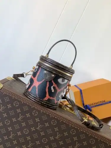 LV round bag Louis Vuitton women's bag Louis Vuitton crossbody bag uses imported top-grade original 