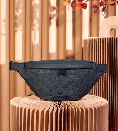 LV waist bag Louis Vuitton men's bag Louis Vuitton crossbody bag uses imported top-grade original le