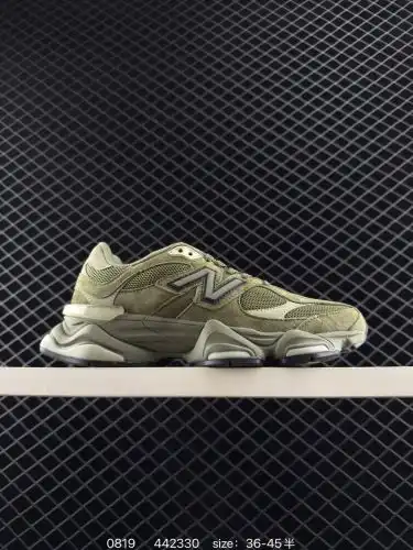 The New Balance NB 9060 shoe is inspired by the designer's memories of summer. The upper body is spl