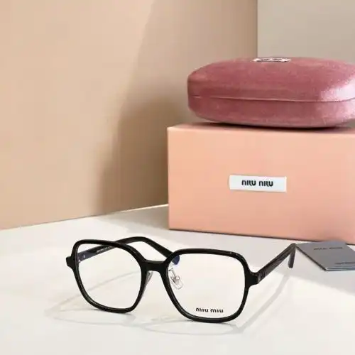 SMU 06W