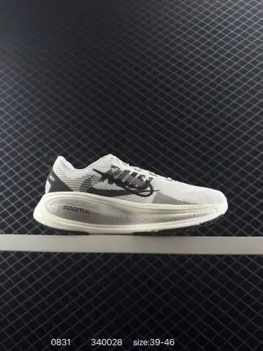 Nike VOMERO 18 RUN Nike Comfortable shock-absorbing and anti-slip low-top running shoes Full-palm Re