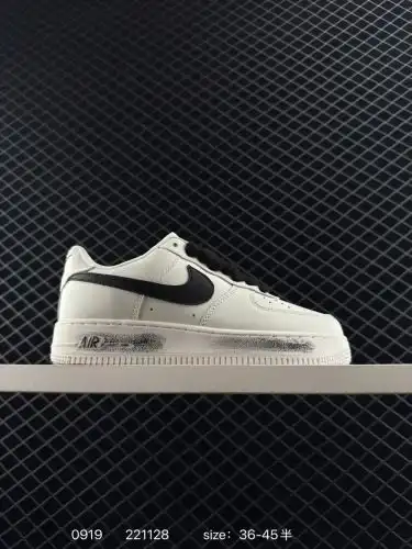 NIKE AIR FORCE 1'07 Original last cardboard Create a pure low-gross air force style Focus on foreign