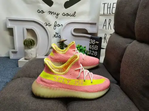 326D company-level real explosive series Adidas Yeezy 350 Boost V2 KP9313 First release exposed fore
