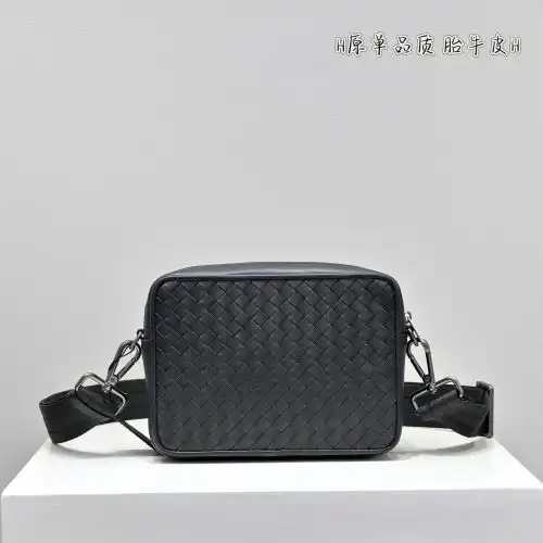 BV email bag Baodie family men's bag Baodie family crossbody bag adopts imported top-grade original 