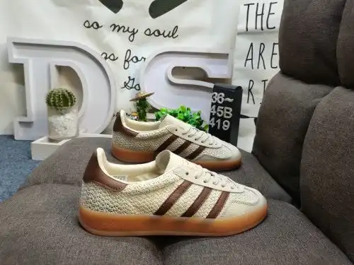 419D Adidas Gazelle Indoor JS1418 Casual Wear-resistant Lightweight Low Top Shoes This Adidas sneake