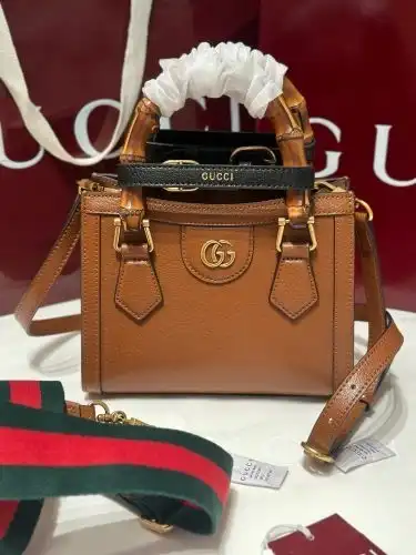 GUCCI tote bag, Gu Chen women's bag, Gu Chen crossbody bag, uses imported top-grade original leather