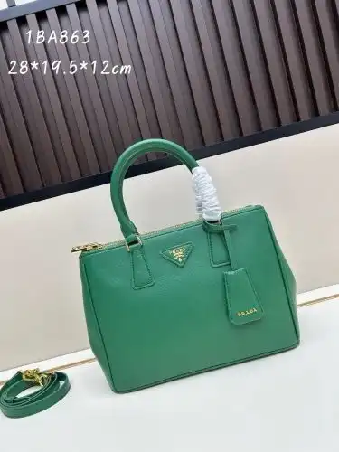 PRADA handbag Prada women's bag Prada crossbody bag is made of imported original cowhide high-end qu