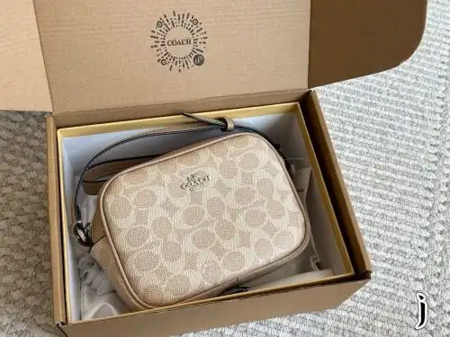 Coach camera bag, Koach women's bag, Koach crossbody bag, imported original cowhide, high-end qualit
