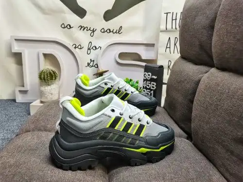 1Dadidas CITYWOWLK Outdoor Hiking Sports Shoes Walking and strolling, you can go there. These adidas