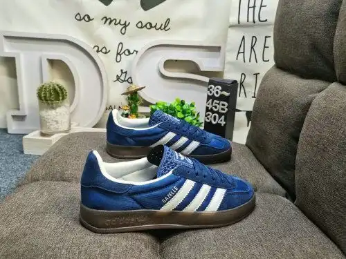304D Adidas Gazelle Indoor JS1410 Casual Wear-resistant Lightweight Low Top Shoes This Adidas sneake