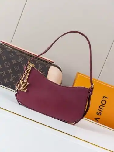 LV underarm bag Louis Vuitton women's bag Louis Vuitton crossbody bag uses imported top-grade origin