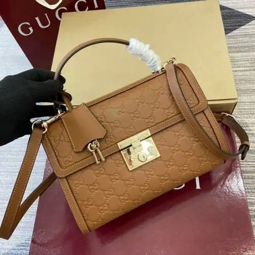 GUCCI handbag, Gu Chen women's bag, Gu Chen crossbody bag, uses imported top-grade original leather,