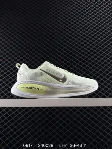 Nike Vomero 18 thick-soled high-height daddy sports running shoes. The new Vomero offers more buffer
