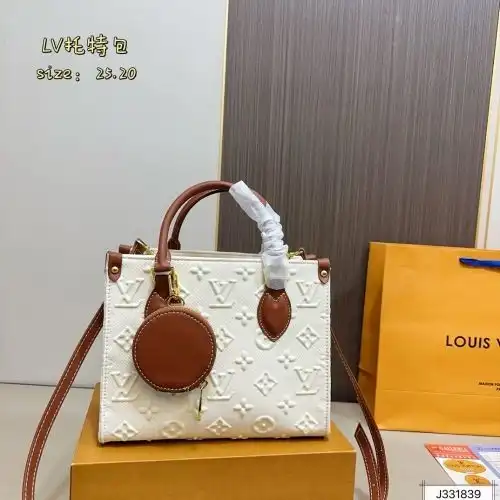 LV tote bag Louis Vuitton women's bag Louis Vuitton crossbody bag is imported original cowhide high-