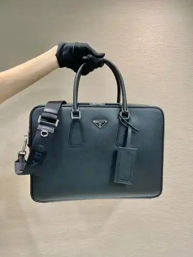 PRADA briefcase Prada men's bag Prada crossbody bag adopts imported top-grade original leather High-