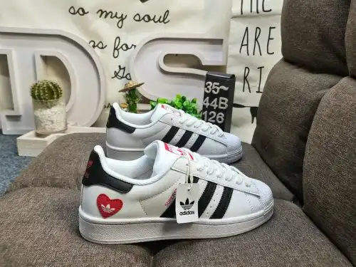 126D Adidas Clover Originals Superstar FZ17 Shell Head Classic versatile casual sports shoes High-de