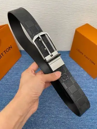 Louis vuitton leather belt wholesale 2025 special cabinet synchronization LV Louis Vuitton boy leath