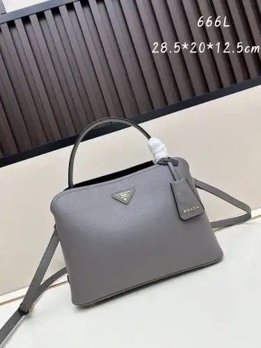 PRADA handbag Prada women's bag Prada crossbody bag is made of imported original cowhide high-end qu