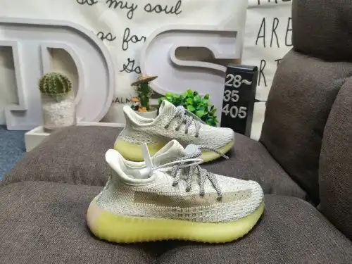 405D company-level real explosive series Adidas Yeezy 350 Boost V2 First release exposed foreign tra