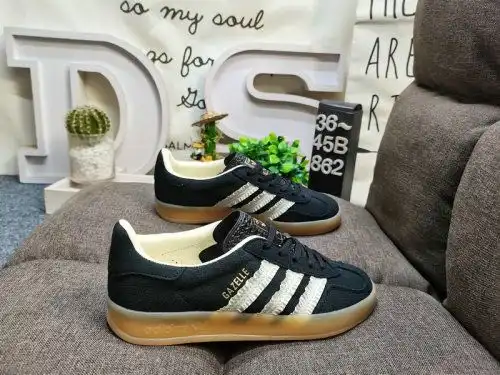 862D Adidas Gazelle Indoor JS1412 Casual Wear-resistant Lightweight Low Top Shoes This Adidas sneake
