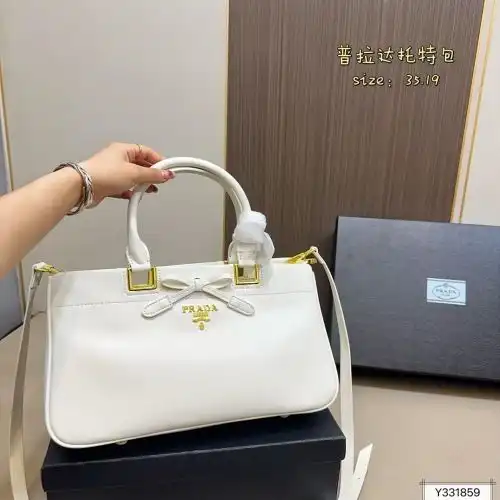 PRADA tote bag Prada women's bag Prada crossbody bag is made of imported original cowhide high-end q
