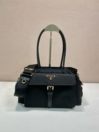 PRADA handbag Prada women's bag Prada crossbody bag adopts imported top-grade original leather High-