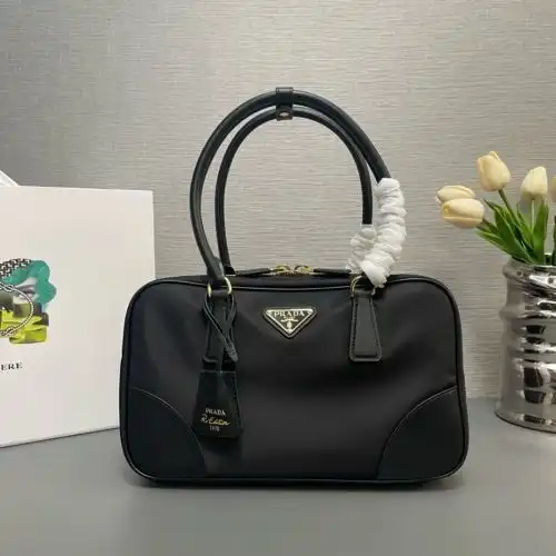 PRADA handbag Prada women's bag Prada crossbody bag adopts imported top-grade original leather High-
