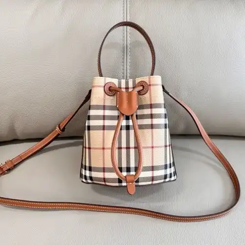 BURBERRY bucket bag Babaoli women's bag Babaoli crossbody bag uses imported top-grade original leath