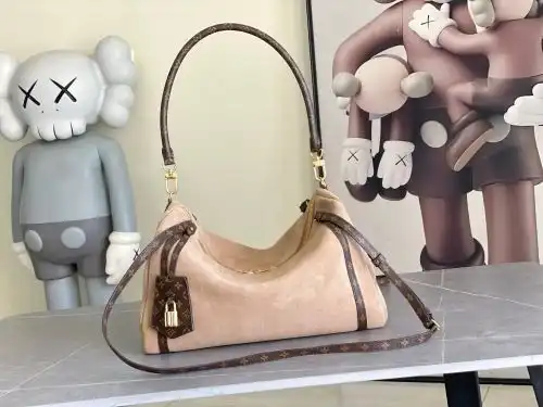 LV single shoulder bag Louis Vuitton women's bag Louis Vuitton crossbody bag uses imported top-grade