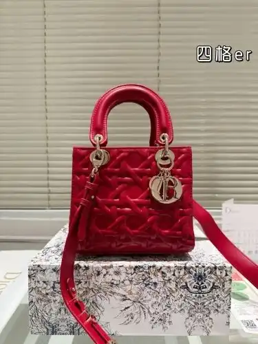 DIOR handbag Dio women's bag Dio crossbody bag uses imported original cowhide high-end quality Deliv