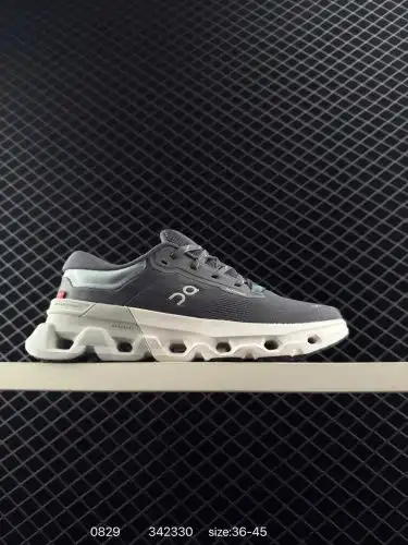 True logo✅Loewe x Ona Cloudtilt Loewe jointly created lightweight sports and casual shoes. The feet 