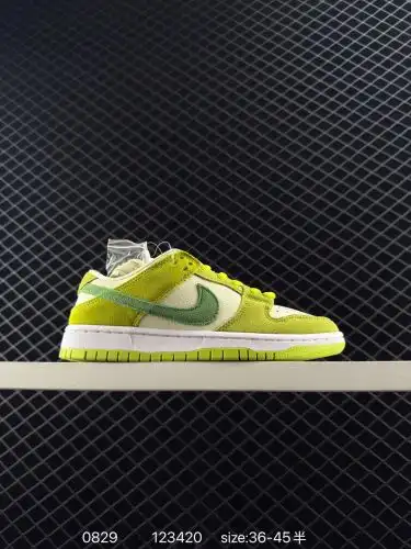 Nike SB Zoom Dunk Low Shoes Series classic and versatile casual sports shoes thickened tongue, great
