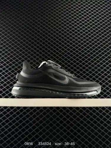 NIKE PEGASUS PREMIUM running shoes use new cushioning materials. The foot feels tough and thickened 