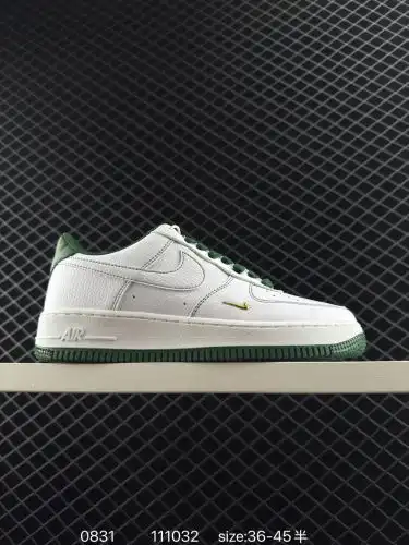 Air Force 1 '07 Low White and green small gold hook original last original cardboard to create a pur