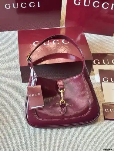 GUCCI underarm bag, Gu Chen women's bag, Gu Chen crossbody bag, uses imported original cowhide, high