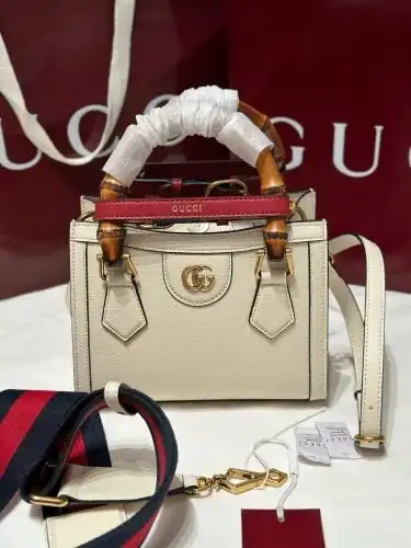 GUCCI tote bag, Gu Chen women's bag, Gu Chen crossbody bag, uses imported top-grade original leather