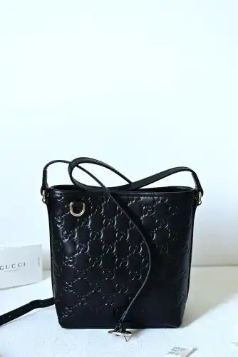 GUCCI bucket bag, Gu Chen women's bag, Gu Chen crossbody bag, uses imported top-grade original leath
