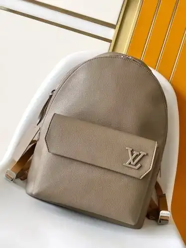 LV double shoulder bag Louis Vuitton men's bag Louis Vuitton crossbody bag uses imported top-grade o