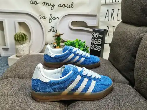 326D Adidas Gazelle Indoor Casual Wear-resistant Lightweight Low Top Board Shoes These Adidas sneake