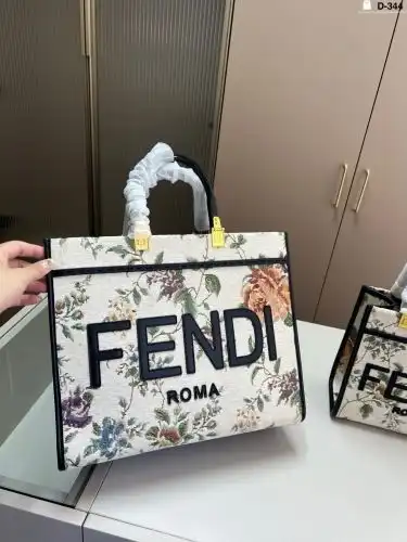 FENDI tote bag Fendi women's bag Fendi crossbody bag uses imported original cowhide high-end quality