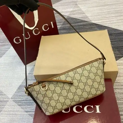 GUCCI underarm bag, Gu Chen women's bag, Gu Chen crossbody bag, uses imported top-grade original lea