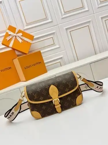 LV bag, Louis Vuitton women's bag, Louis Vuitton crossbody bag, imported top-grade original leather,