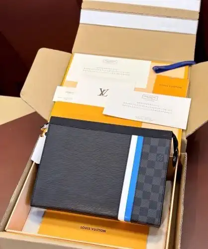 LV clutch Louis Vuitton men's bag Louis Vuitton crossbody bag uses imported original cowhide high-en